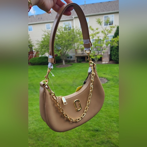 The J Marc Curve Shoulder Bag - Picture 4 of 15